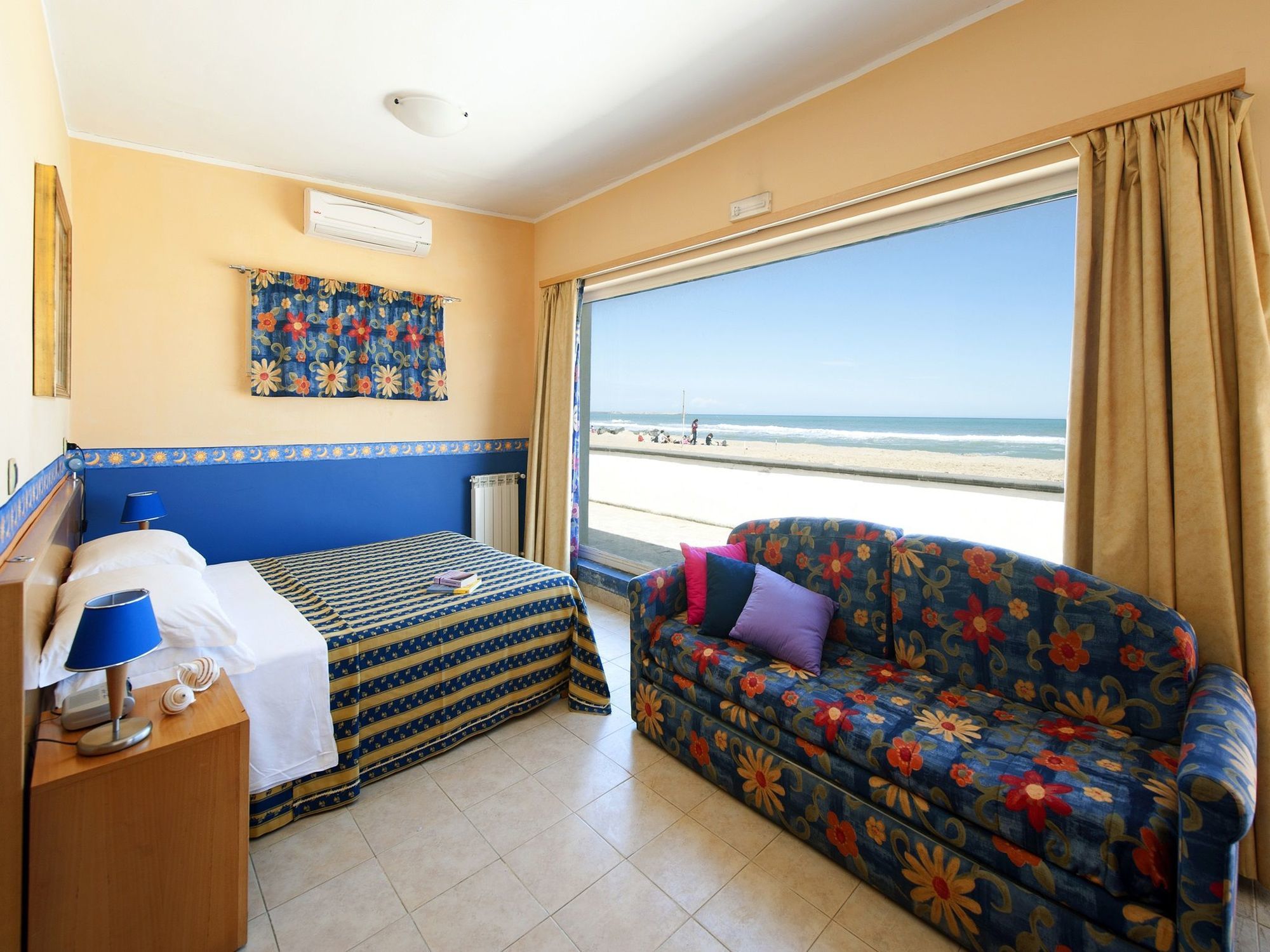 Villaggio Albergo Internazionale La Plaja Катания Екстериор снимка